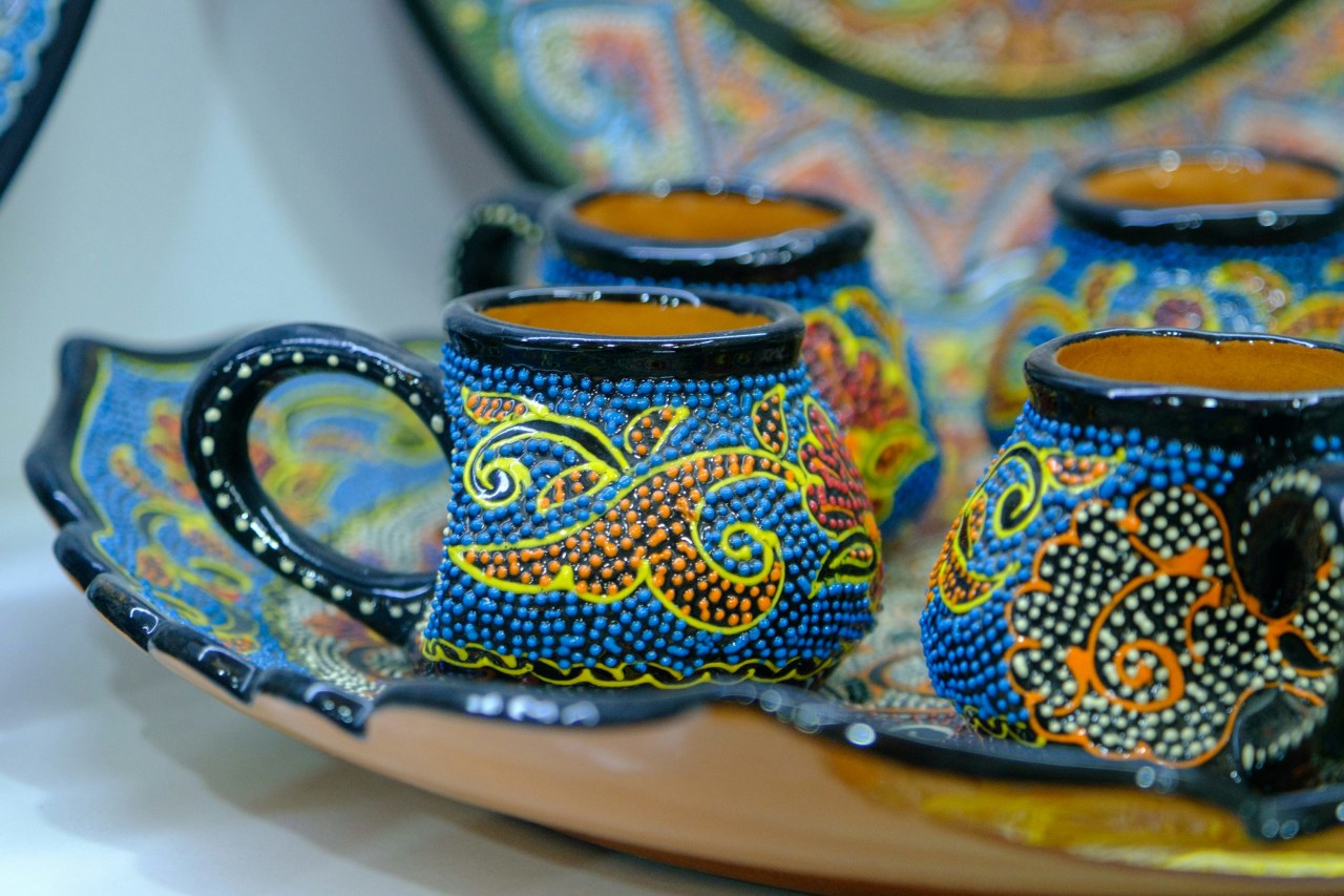 Чем отличается бисер от стекляруса: подробное сравнение материалов