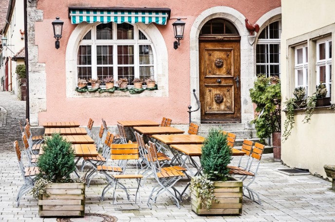 Рейтинг вендинговых кофейных автоматов для кофейни самообслуживания: выбор и советы для запуска бизнеса